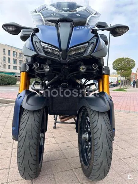 Yamaha Niken – Vista 7