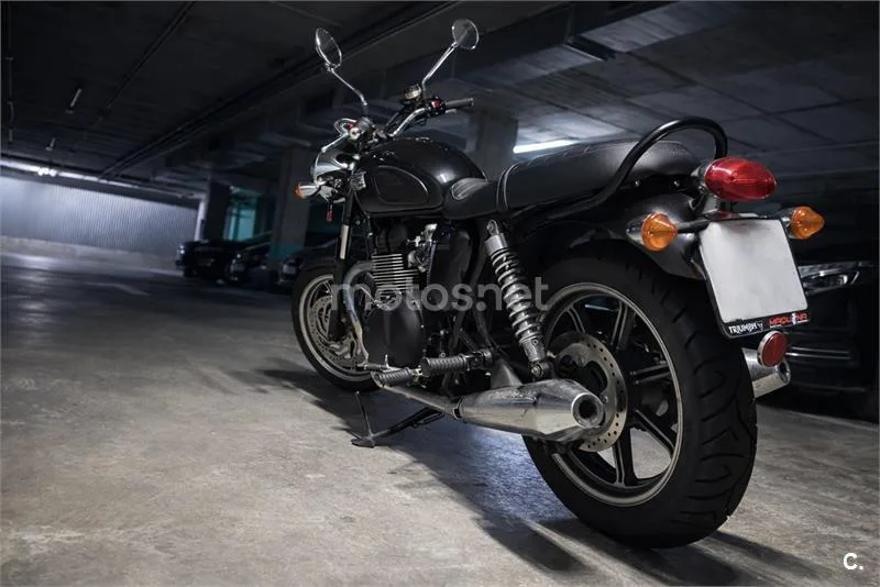 Triumph Bonneville – Vista 2