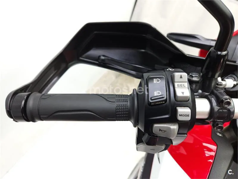 Honda CRF 1000L Africa Twin – Vista 9