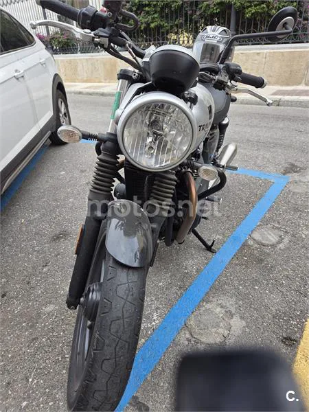 Triumph Street Twin – Vista 2