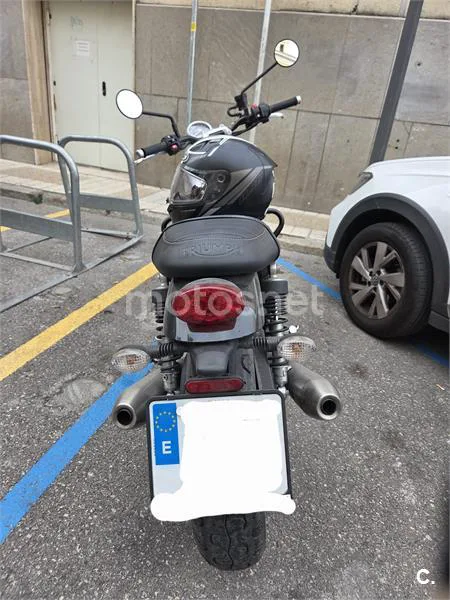 Triumph Street Twin – Vista 5