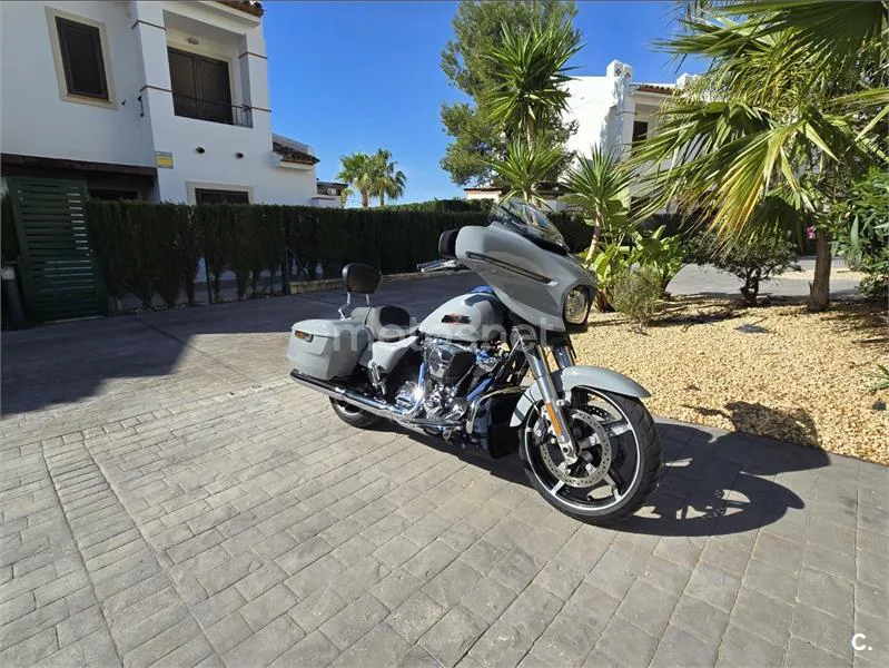 Harley-Davidson Street Glide – Vista 3