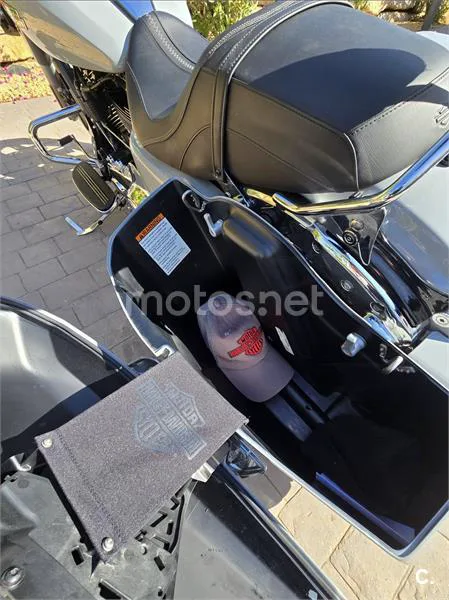 Harley-Davidson Street Glide – Vista 7