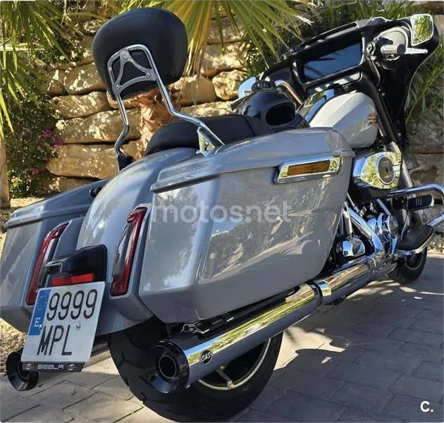 Harley-Davidson Street Glide – Vista 8