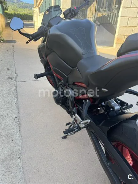 Kawasaki Z900 - Vista 4
