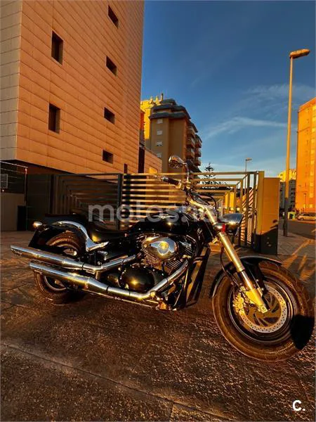 Suzuki Intruder M800 – Vista 11