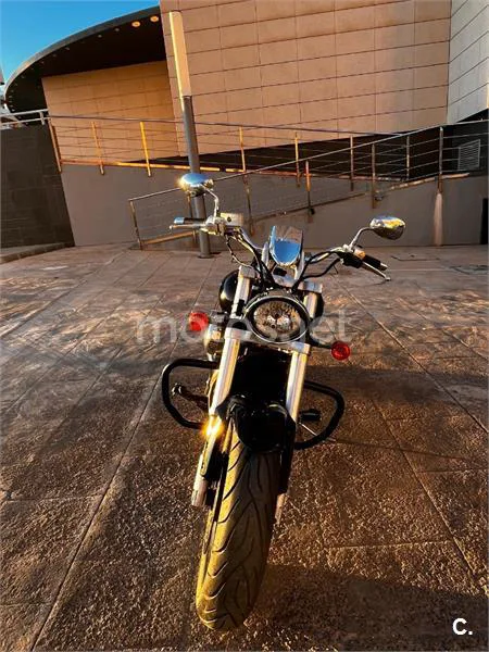 Suzuki Intruder M800 – Vista 9