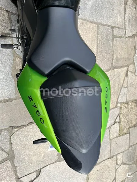 Kawasaki Z 750 – Vista 5