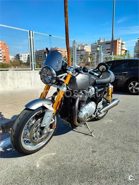 Triumph Thruxton – Vista 2