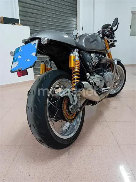 Triumph Thruxton – Vista 5
