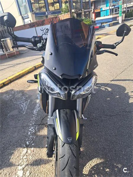 Triumph Street Triple – Vista 3