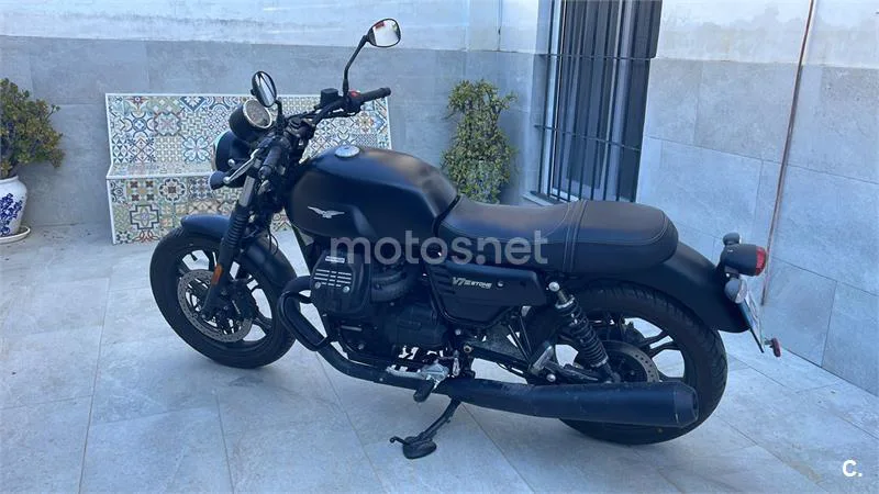 Moto Guzzi V7 III – Vista 3