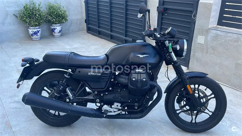 Moto Guzzi V7 III – Vista 4
