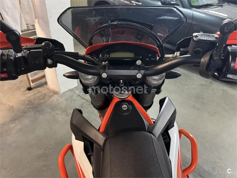 KTM 690 Enduro R – Vista 8