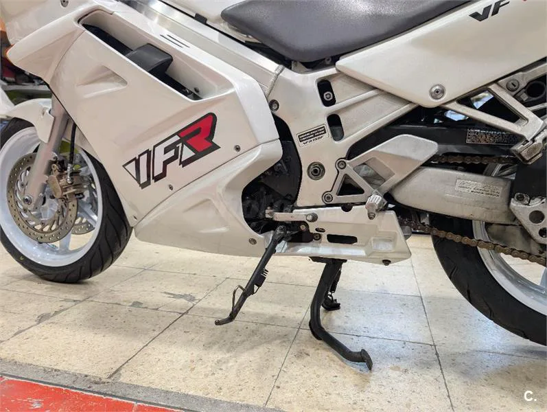 Honda VFR 750 – Vista 11