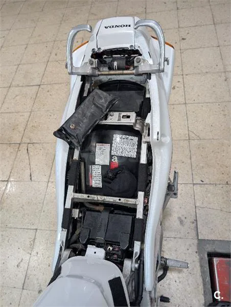 Honda VFR 750 – Vista 12