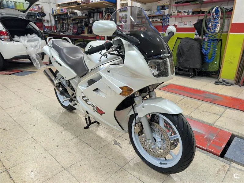 Honda VFR 750 – Vista 3