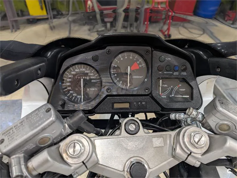 Honda VFR 750 – Vista 7