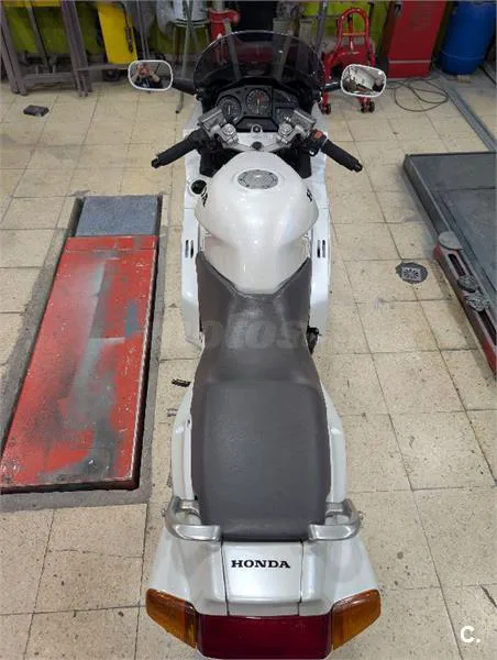 Honda VFR 750 – Vista 8