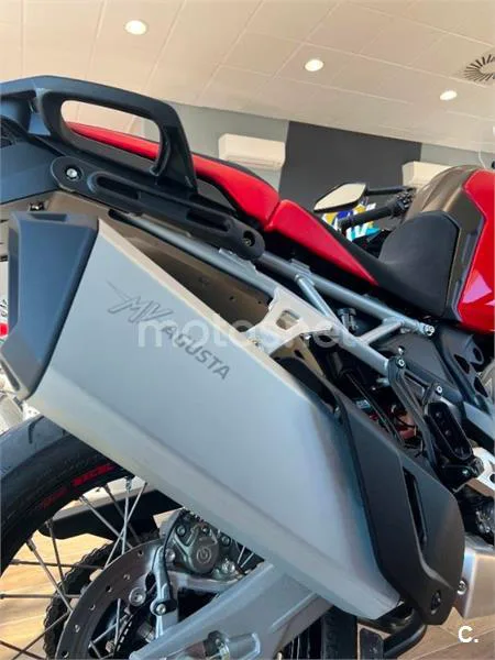 MV Agusta Enduro Veloce – Vista 4