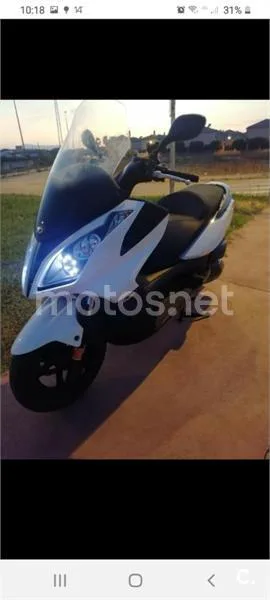 Kymco Super Dink 300i – Vista 3