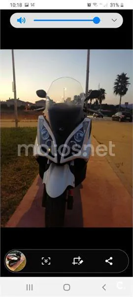 Kymco Super Dink 300i – Vista 5