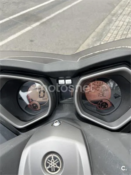 Yamaha XMAX 250 – Vista 16