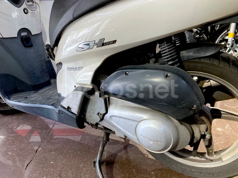 Honda SH125i - Vista 15
