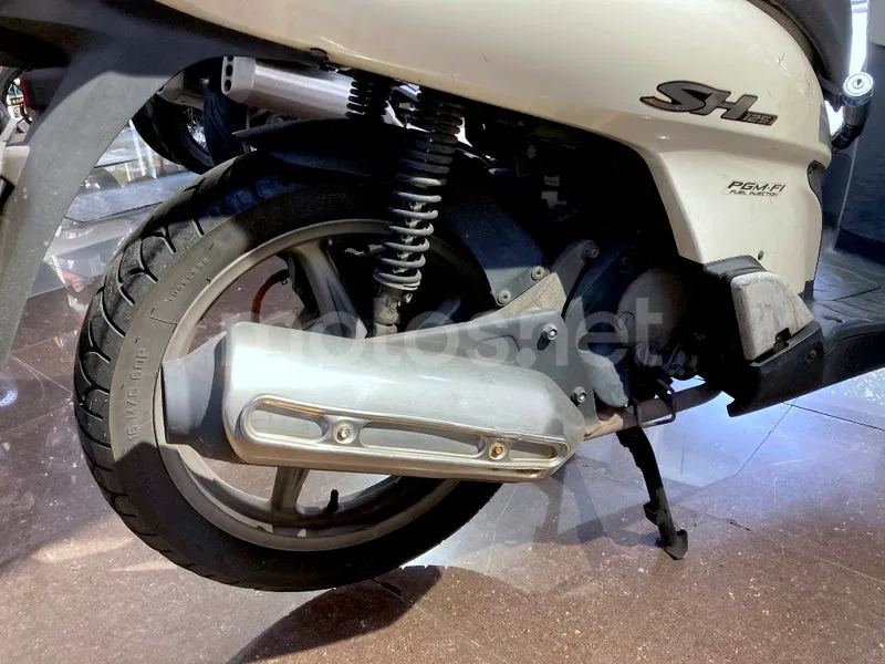 Honda SH125i - Vista 16