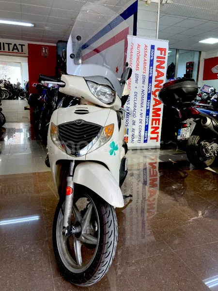Honda SH125i - Vista 23
