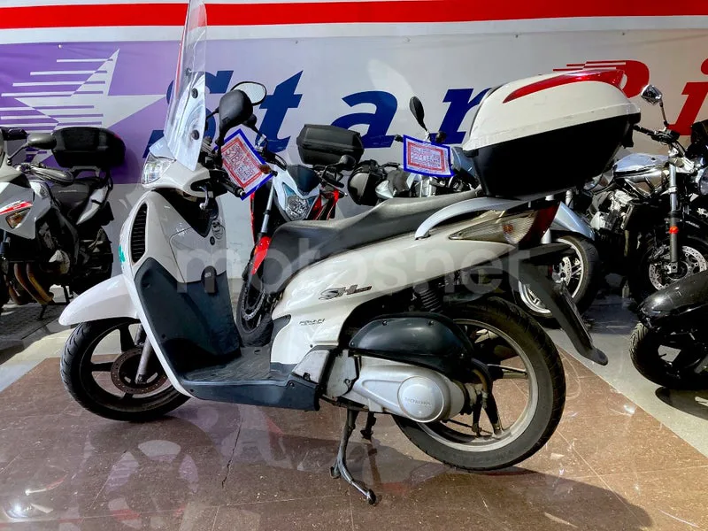 Honda SH125i - Vista 5