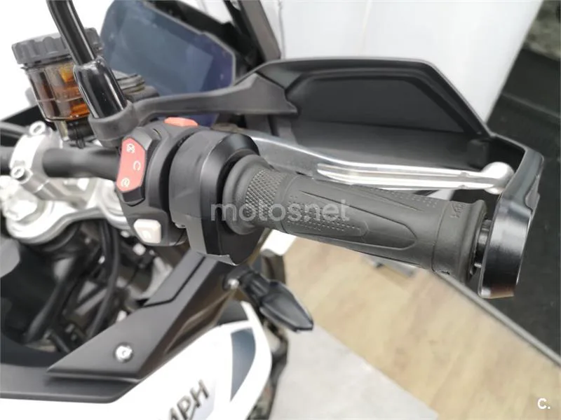 Triumph Tiger 900 – Vista 8