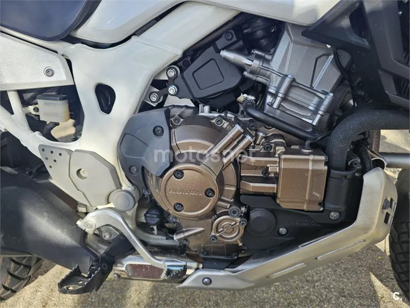 Honda CRF1000L Africa Twin – Vista 5