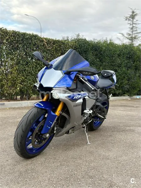 Yamaha R1 – Vista 3
