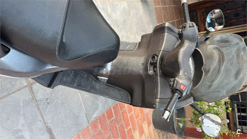 Piaggio X8 125 – Vista 4