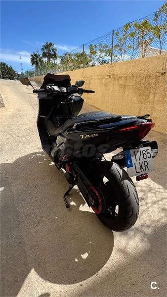 Yamaha TMAX 560 – Vista 4