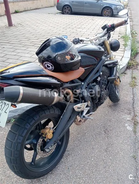 Triumph Street Triple - Vista 4