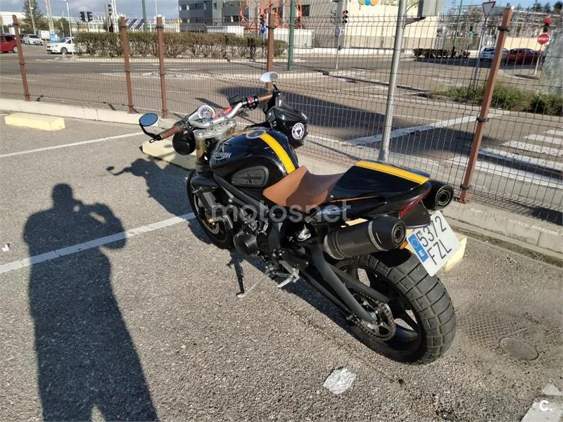 Triumph Street Triple - Vista 6