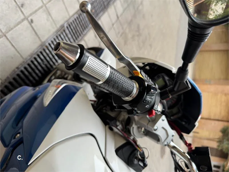 Suzuki GSR 600 – Vista 8