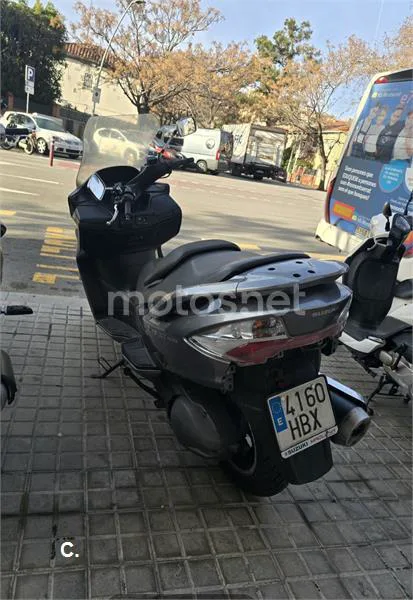 Suzuki Burgman 400 – Vista 2