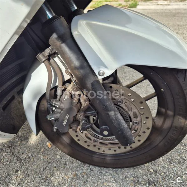 Honda NSS 300 Forza – Vista 3