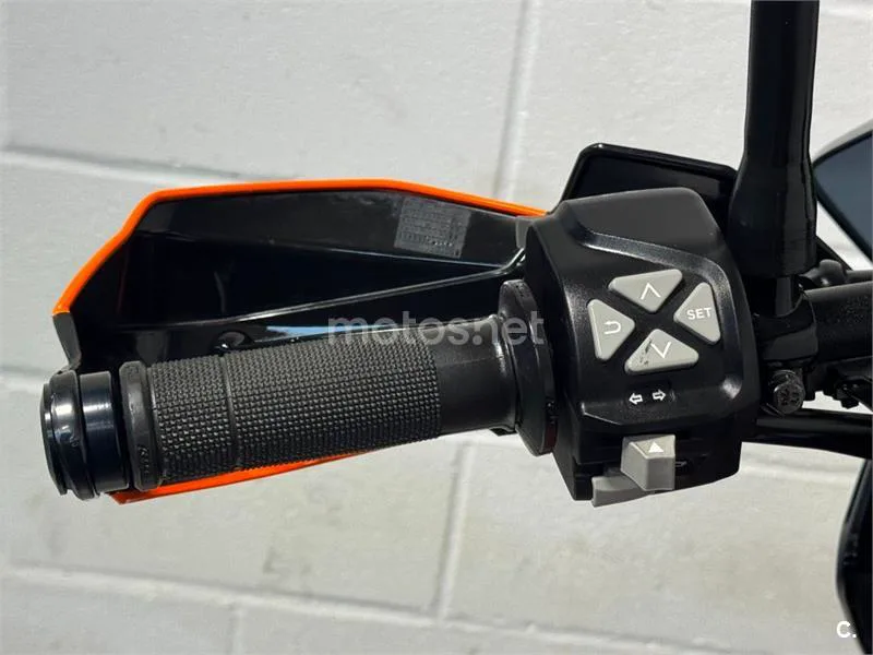 KTM 390 – Vista 5
