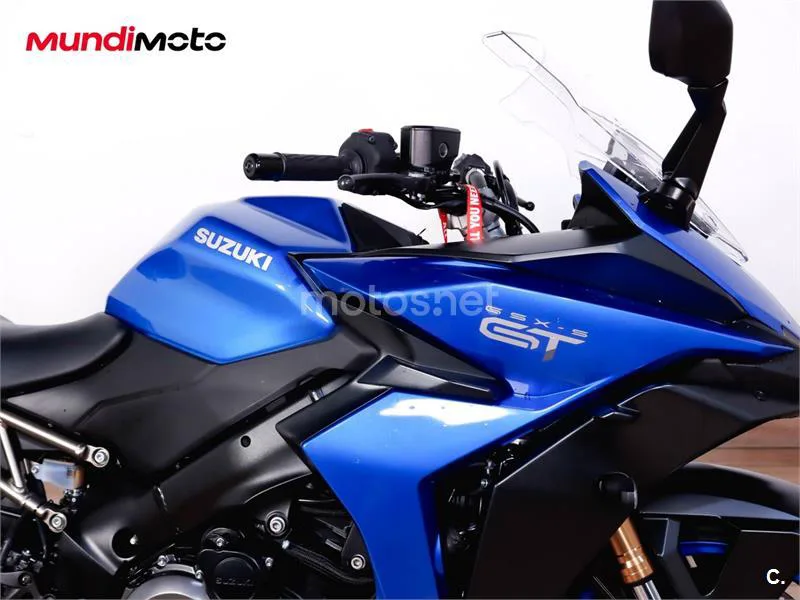 Suzuki GSX-S – Vista 16