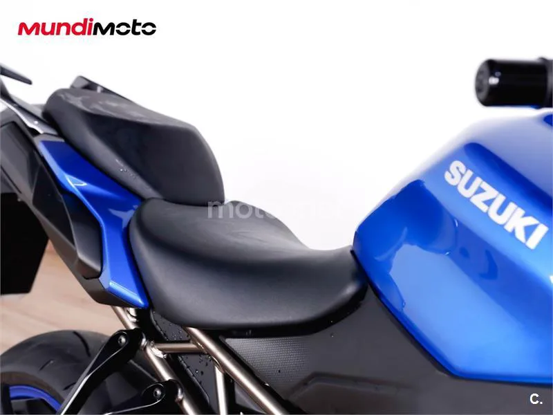 Suzuki GSX-S – Vista 17