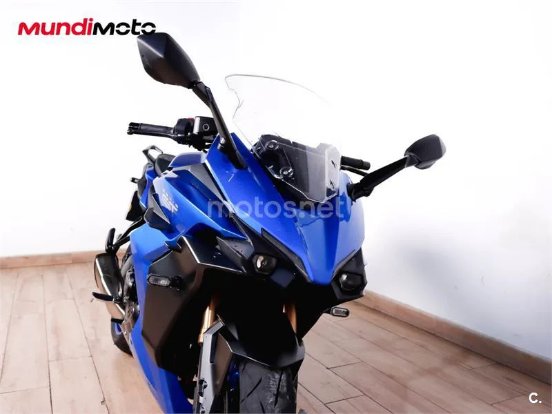 Suzuki GSX-S – Vista 5