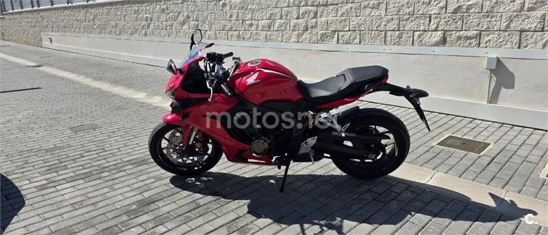Honda CBR 650 R – Vista 7
