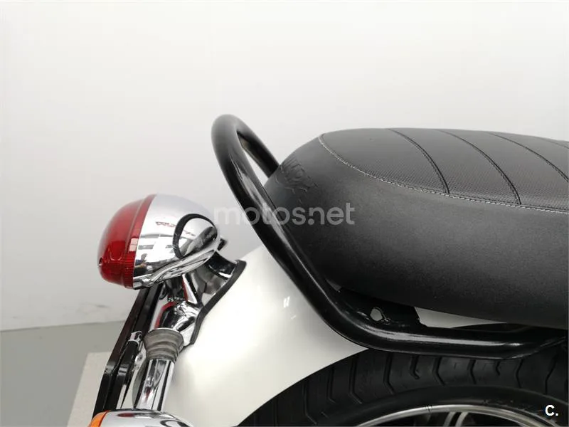 Triumph Bonneville T100 – Vista 10