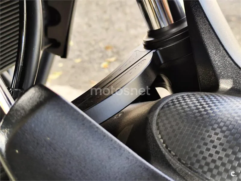 Suzuki V-Strom 650 XT – Vista 7