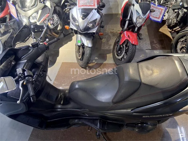 Suzuki Burgman 400 – Vista 12