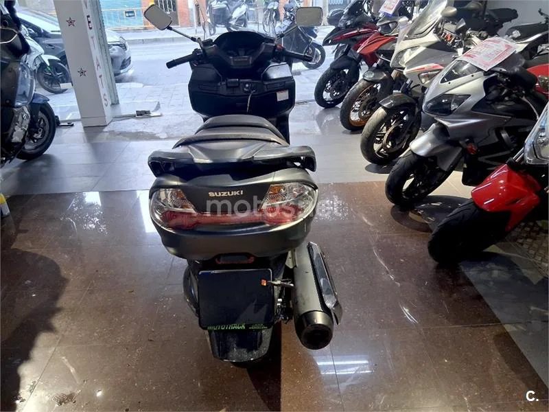 Suzuki Burgman 400 – Vista 5